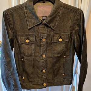 Guess jean jacket with pockets Size Small  in great condition PTP 17”